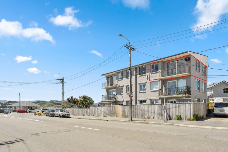 5/102 Lyall Parade, Lyall Bay, Wellington - Carousel 1