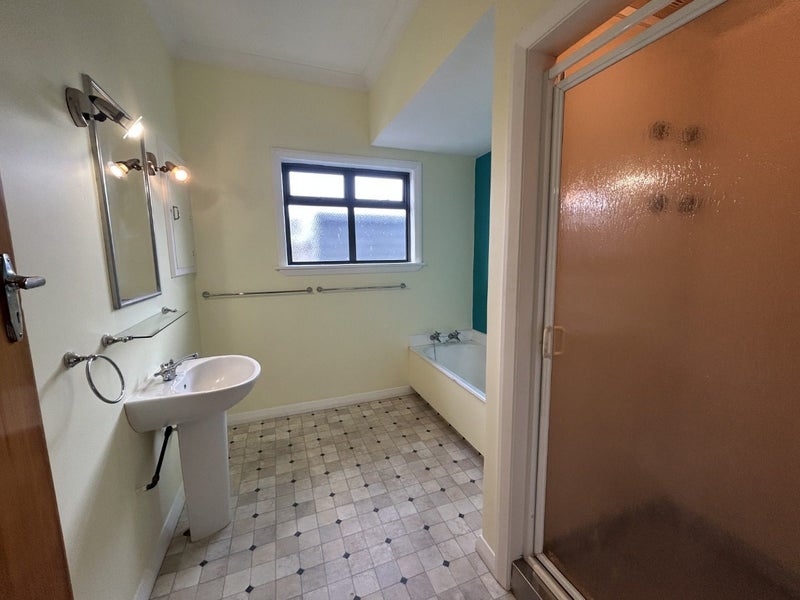 460 Tremaine Avenue, Takaro, Palmerston North - Carousel 16