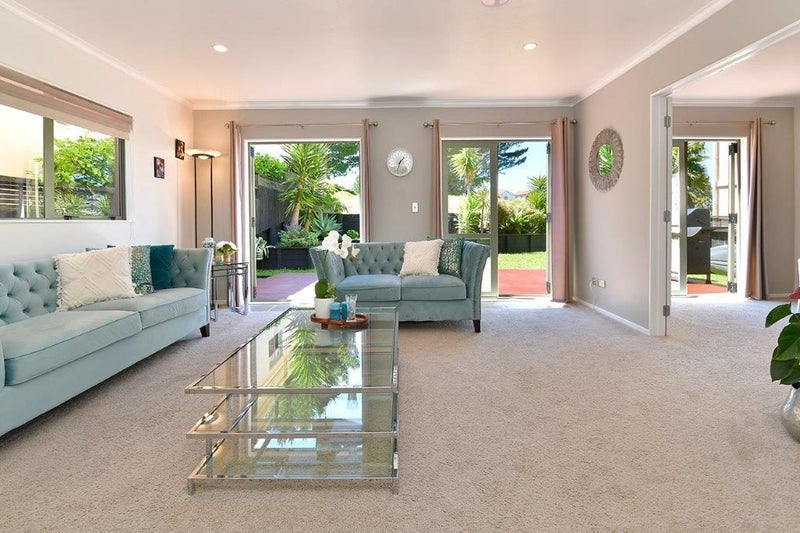11 Midshipman Court, Gulf Harbour, Whangaparaoa - Carousel 2
