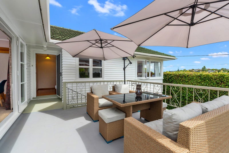 11 Winifred Avenue, Bayview, Auckland - Carousel 2