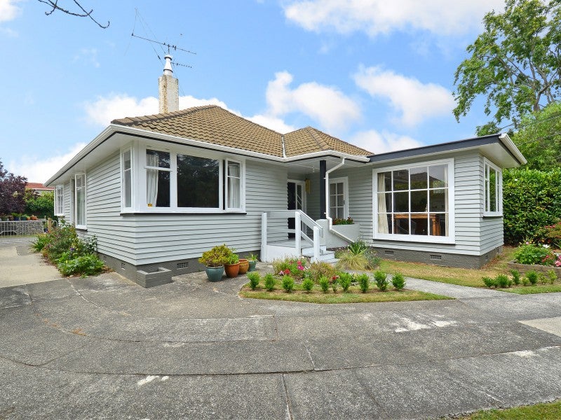 348 Fergusson Drive, Heretaunga, Upper Hutt - Carousel 1