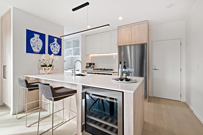 9 Purchas Hill Drive, Saint Johns, Auckland - Carousel 2