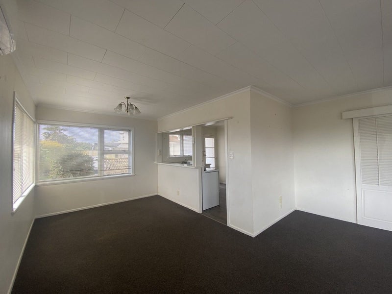 1/15 Baring Terrace, Strandon, New Plymouth - Carousel 2
