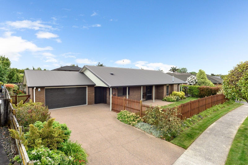 7 Milbrook Place, Chartwell, Hamilton - Carousel 1