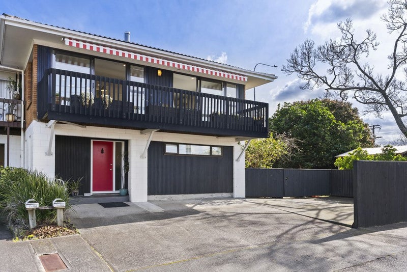 1/64 Church Street, Northcote Point, Auckland - Carousel 1