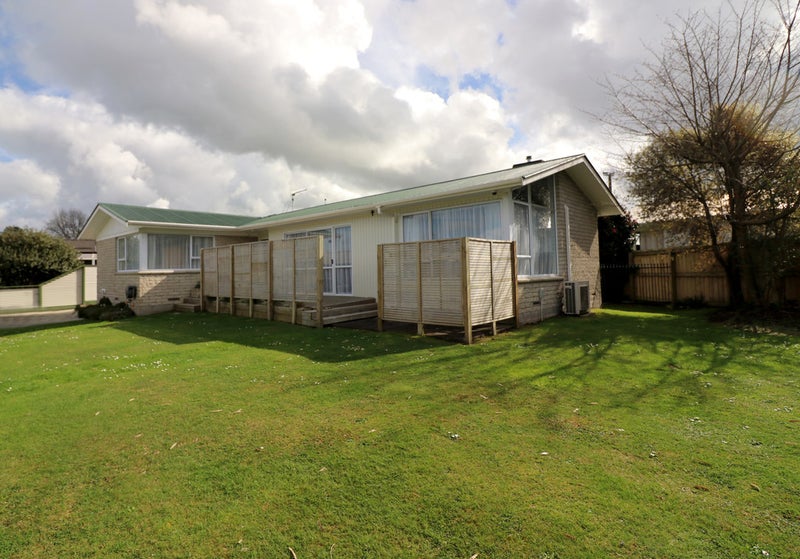 2 Margaret Place, Deanwell, Hamilton - Carousel 1