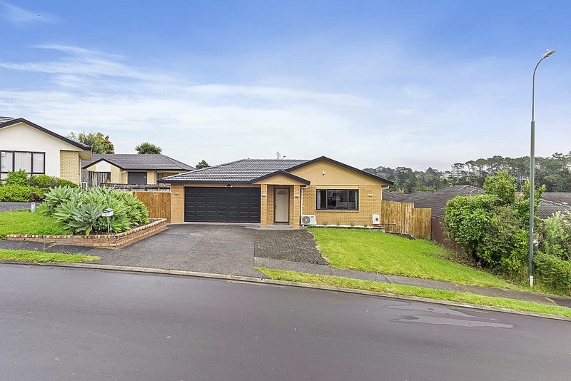 6 Parkcrest Drive, Henderson, Auckland - Carousel 1