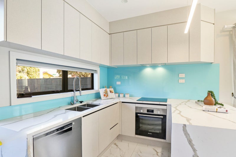 3/287 Massey Road, Mangere East, Auckland - Carousel 2