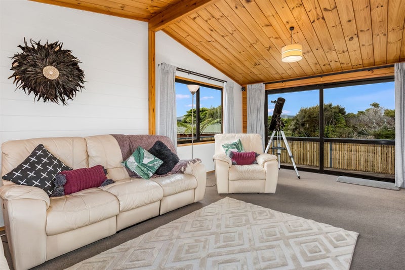 29 James Cook Drive, Whitby, Porirua - Carousel 2