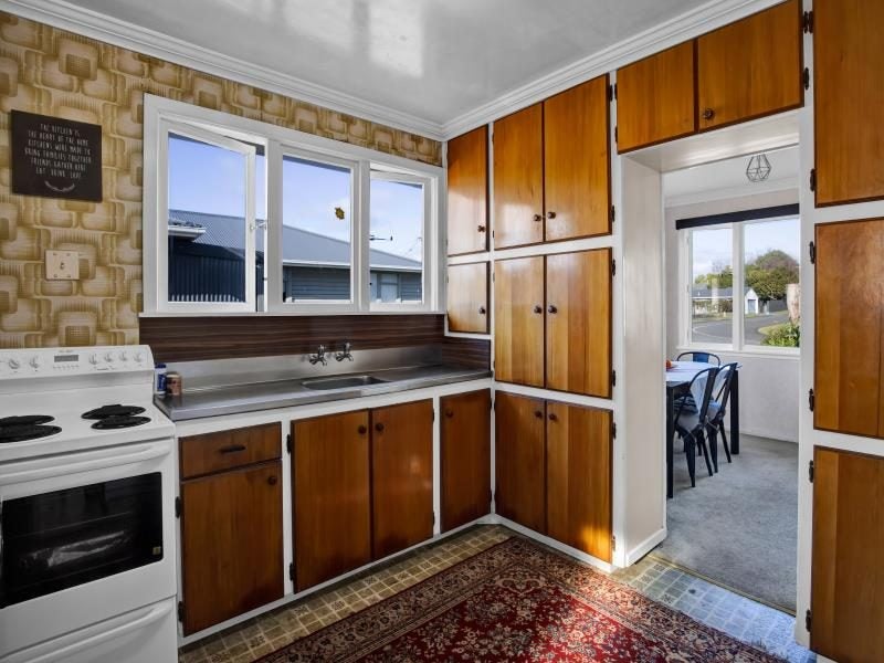 22 Hurdon Street, Hurdon, New Plymouth - Carousel 2