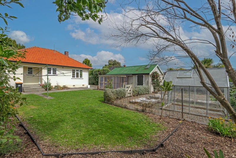 99 Churchill Avenue, Hokowhitu, Palmerston North - Carousel 15