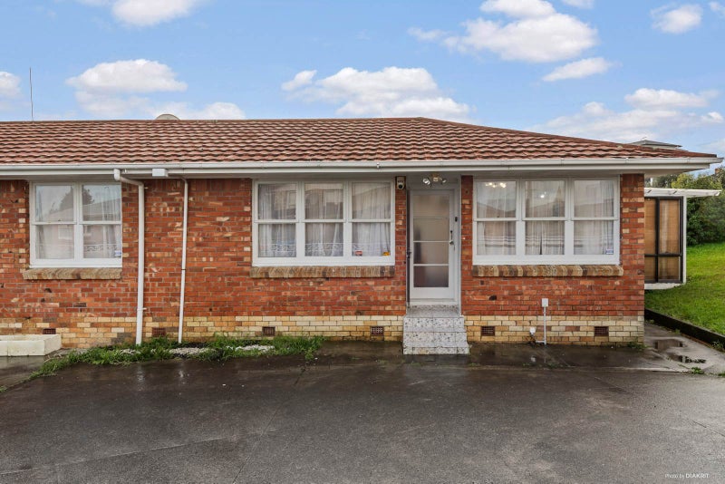 1 Laburnum Road, New Windsor, Auckland - Carousel 1