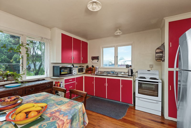 10 Bestall Street, Maraenui, Napier - Carousel 2