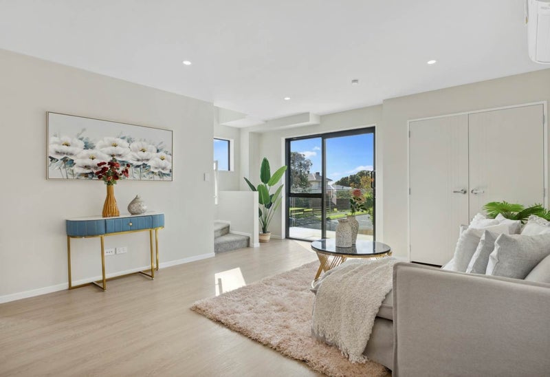 24 Wayne Drive, Mangere, Auckland - Carousel 2
