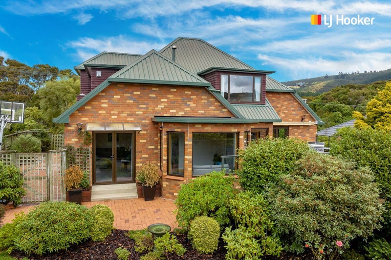 5 Garden Place, Glenleith, Dunedin - Carousel 1