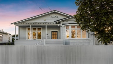 52 Huia Road, Point Chevalier, Auckland - Carousel 1