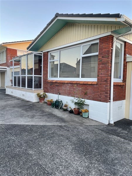 2/10 Shakespeare Road, Milford, Auckland - Carousel 1
