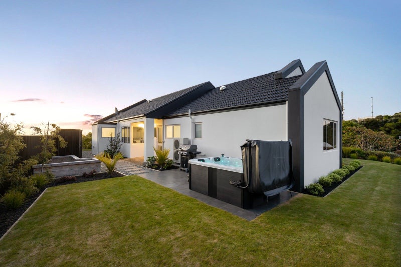 353 Princes Drive, Britannia Heights, Nelson - Carousel 2