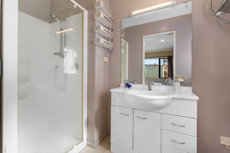 18 Richfield Crescent, Westgate, Auckland - Carousel 19