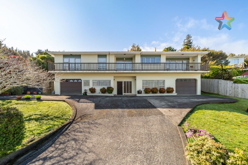 18 Mimihau Grove, Wainuiomata, Lower Hutt - Carousel 1