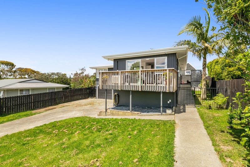 25 Japonica Drive, Beach Haven, Auckland - Carousel 23