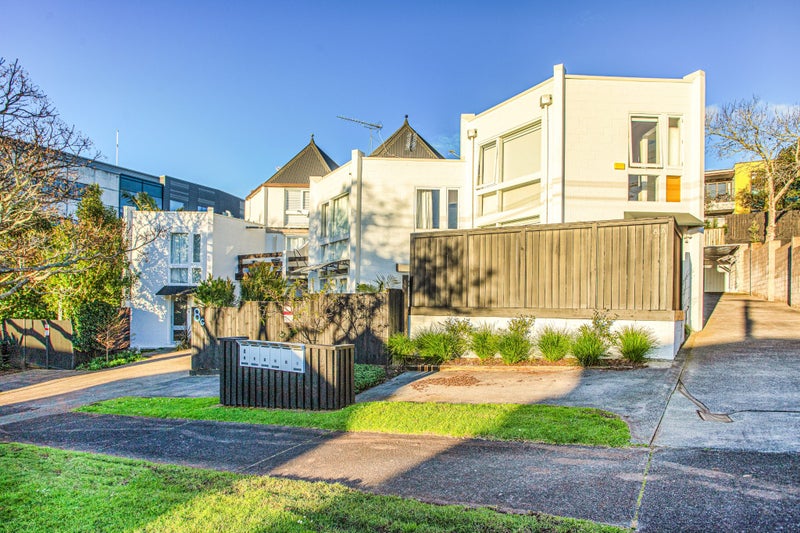 8F Glasgow Terrace, Grafton, Auckland - Carousel 1