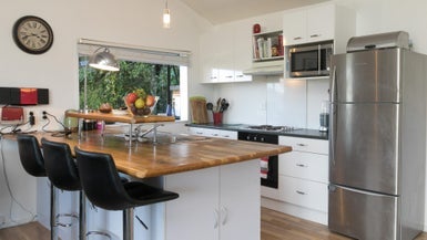 7 Sombrero View, Ascot Park, Porirua - Carousel 1