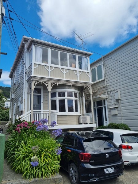 28 Roxburgh Street, Mount Victoria, Wellington - Carousel 1