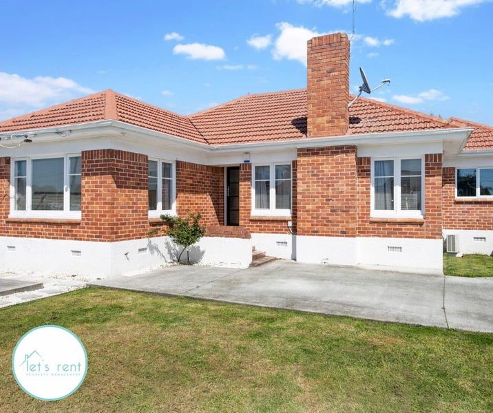 49 Alberta Street, Point Chevalier, Auckland - Carousel 1