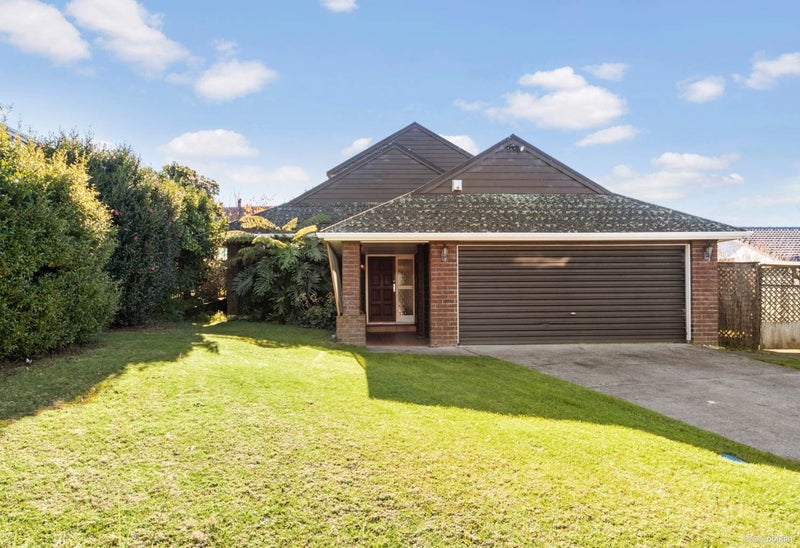 20 Tatyana Place, Massey, Auckland - Carousel 2