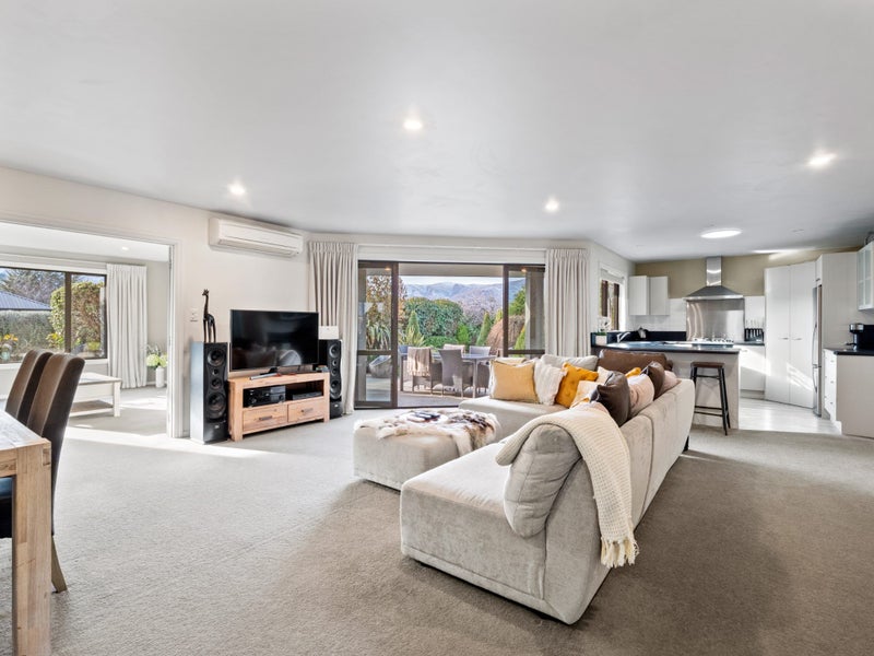 1 Manorburn Place, Lake Hayes, Queenstown - Carousel 1