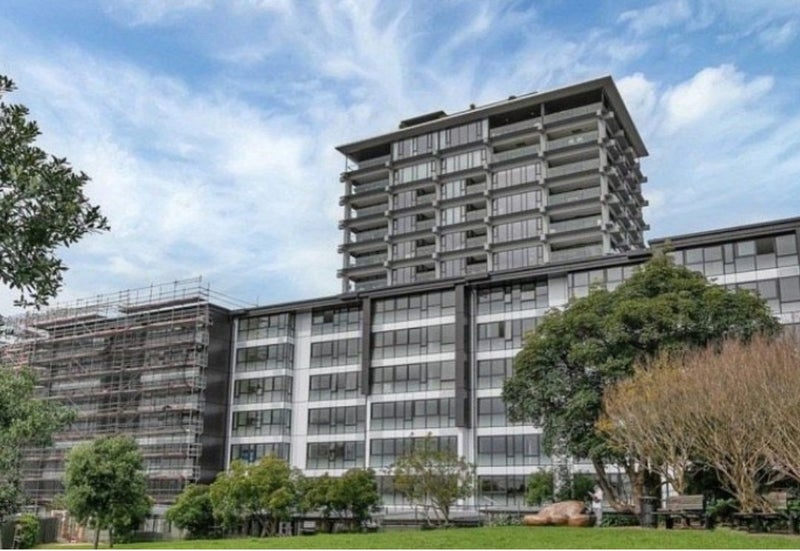 4J/16 Burton Street, Grafton, Auckland - Carousel 1