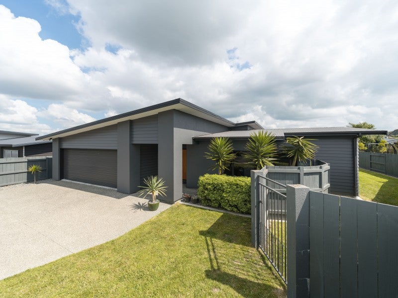 30 Pegasus Place, Kelvin Grove, Palmerston North - Carousel 2