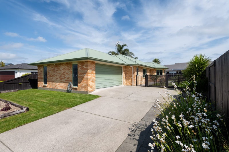 37 Alconbury Drive, Rototuna North, Hamilton - Carousel 1