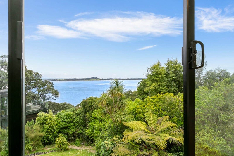 3 Rajan Place, Hillsborough, Auckland - Carousel 28