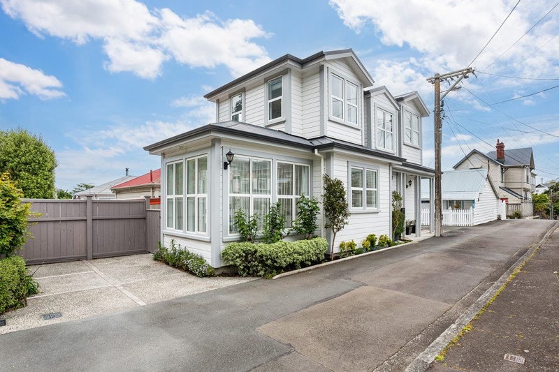 5A Torless Terrace, Thorndon, Wellington - Carousel 1