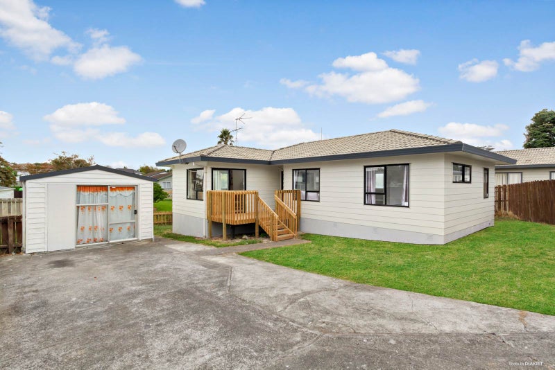 1/73 Etherton Drive, Weymouth, Auckland - Carousel 1
