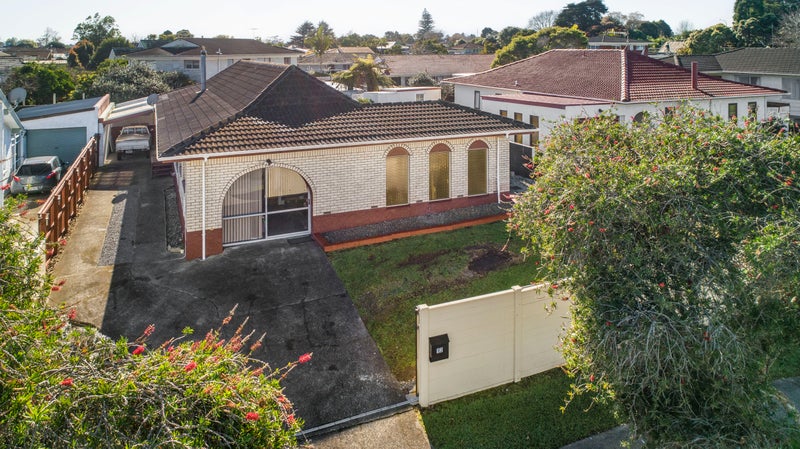 13 Waimai Avenue, Weymouth, Auckland - Carousel 1