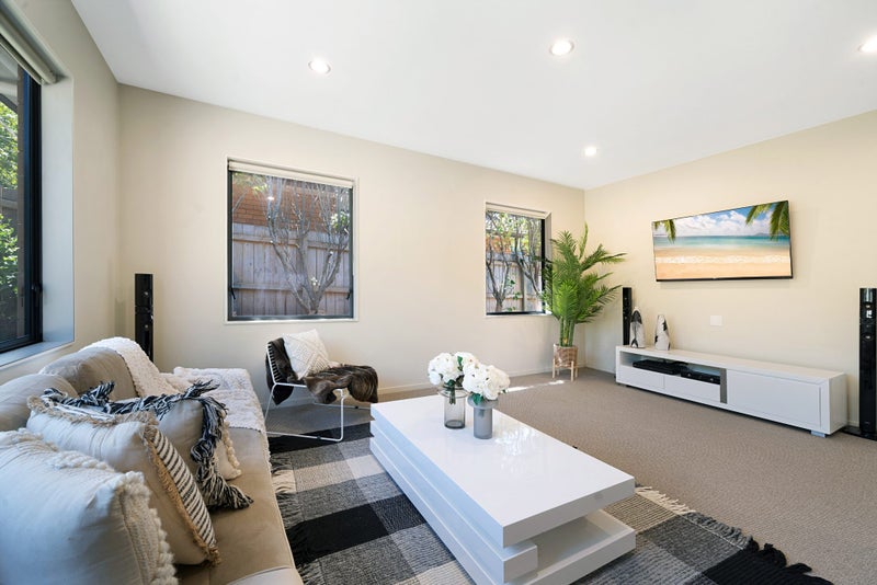 19 Wychwood Avenue, Henderson, Auckland - Carousel 2