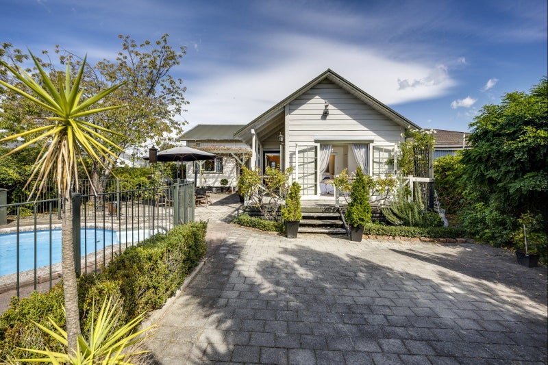 607 Queen Street West, Saint Leonards, Hastings - Carousel 2