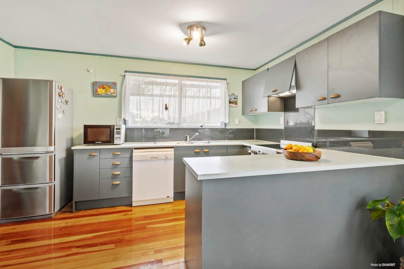 48 Walworth Avenue, Pakuranga Heights, Auckland - Carousel 2