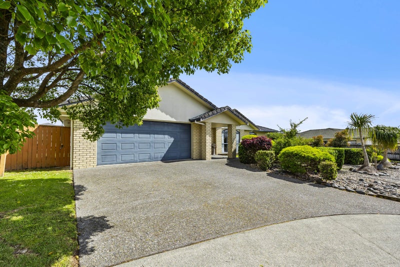 19 Reybert Place, Massey, Auckland - Carousel 2