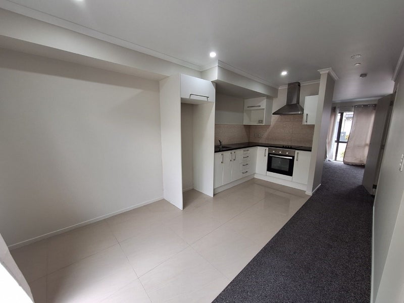 10/4 Wallson Crescent, Wiri, Auckland - Carousel 2