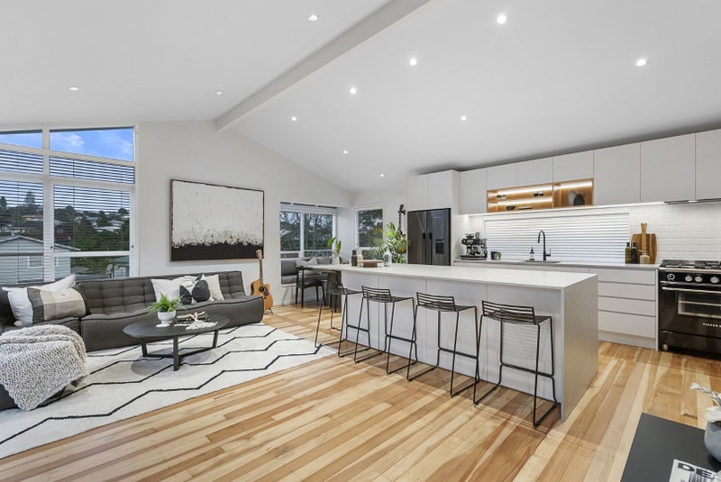 13 Keldale Place, Forrest Hill, Auckland - Carousel 2