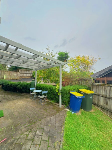 2/16 Manutara Avenue, Forrest Hill, Auckland - Carousel 2