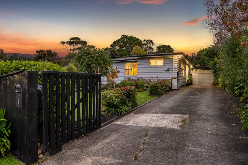 3 Aniseed Grove, Timberlea, Upper Hutt - Carousel 26