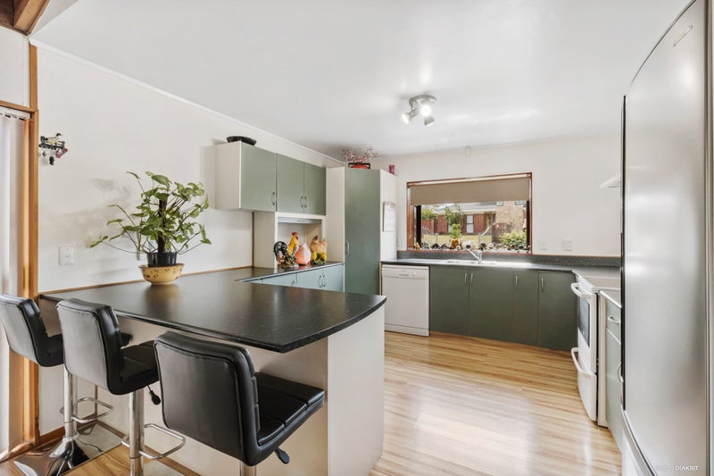 0 , Papatoetoe - Carousel 1