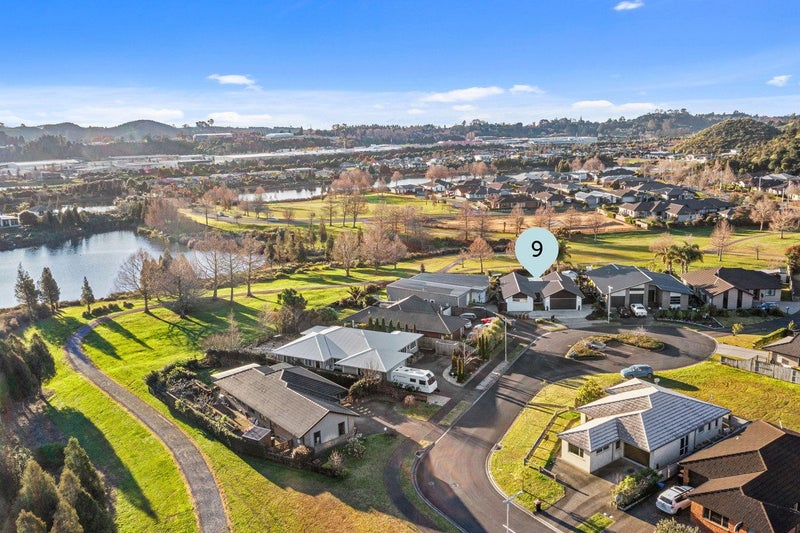 9 Bracken Mews, Pyes Pa, Tauranga - Carousel 1