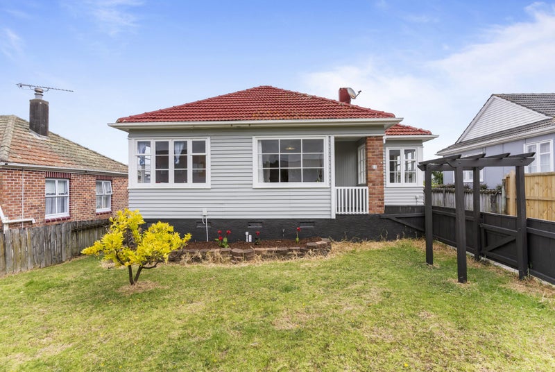 11 Nissan Place, Onehunga, Auckland - Carousel 1