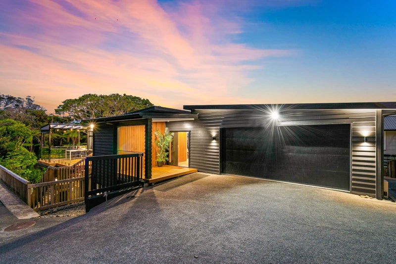 2E Hoskins Avenue, Hillsborough, Auckland - Carousel 2